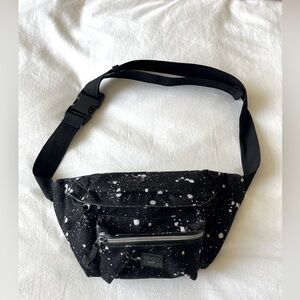 Canada pooch crossbody Fanny pack